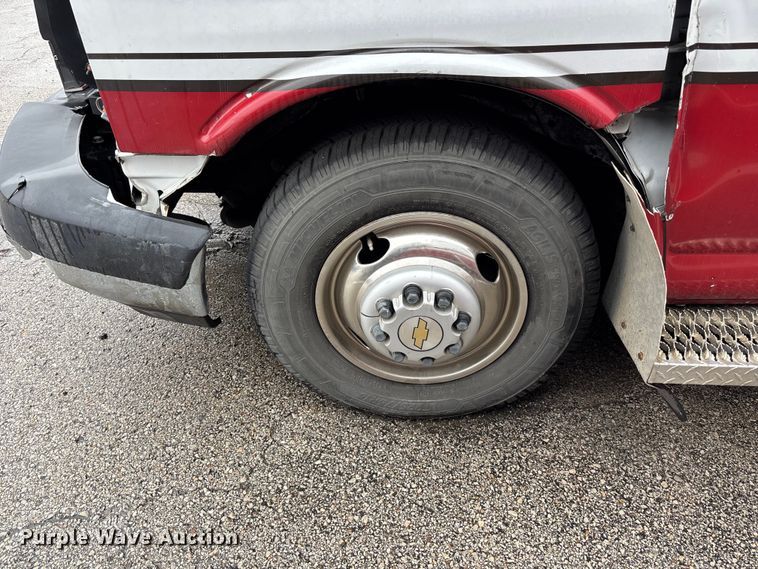 image for item FB3554 2016 Chevrolet Express G4500 ambulance