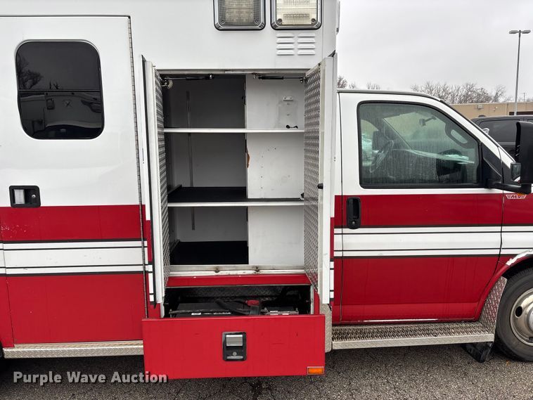 image for item FB3555 2016 Chevrolet Express G4500 ambulance