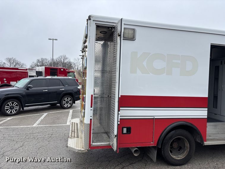 image for item FB3555 2016 Chevrolet Express G4500 ambulance