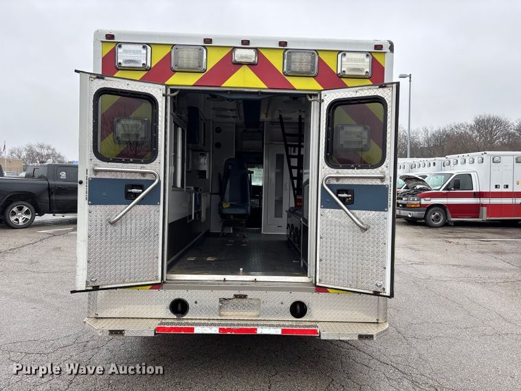 image for item FB3555 2016 Chevrolet Express G4500 ambulance