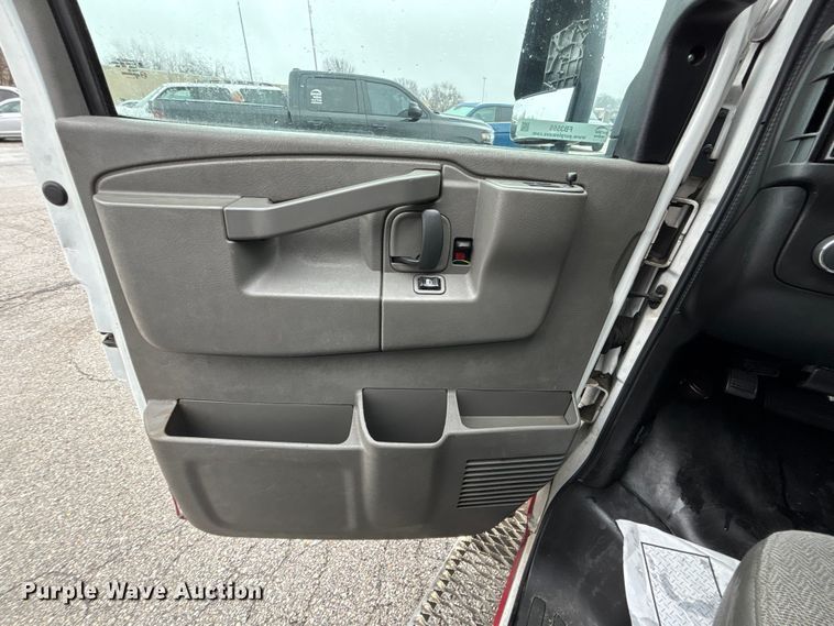 image for item FB3555 2016 Chevrolet Express G4500 ambulance