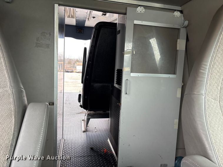 image for item FB3555 2016 Chevrolet Express G4500 ambulance