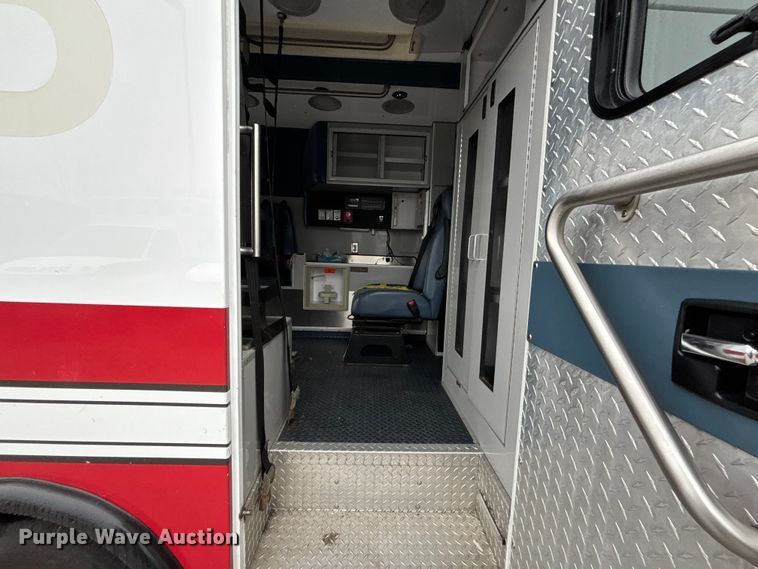 image for item FB3555 2016 Chevrolet Express G4500 ambulance