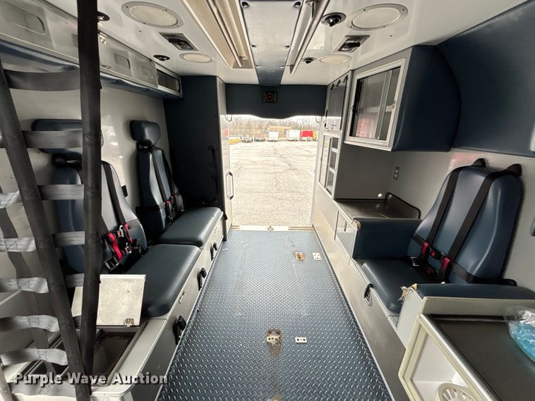 image for item FB3555 2016 Chevrolet Express G4500 ambulance