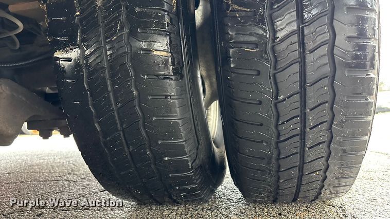 image for item FB3555 2016 Chevrolet Express G4500 ambulance