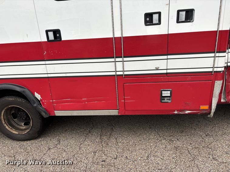 image for item FB3556 2016 Chevrolet Express G4500 ambulance