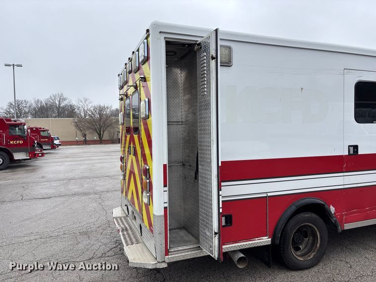 image for item FB3556 2016 Chevrolet Express G4500 ambulance