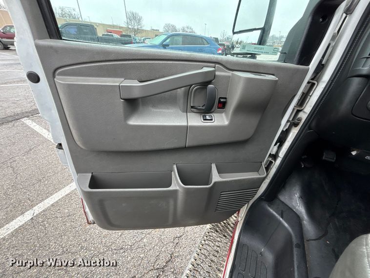 image for item FB3556 2016 Chevrolet Express G4500 ambulance