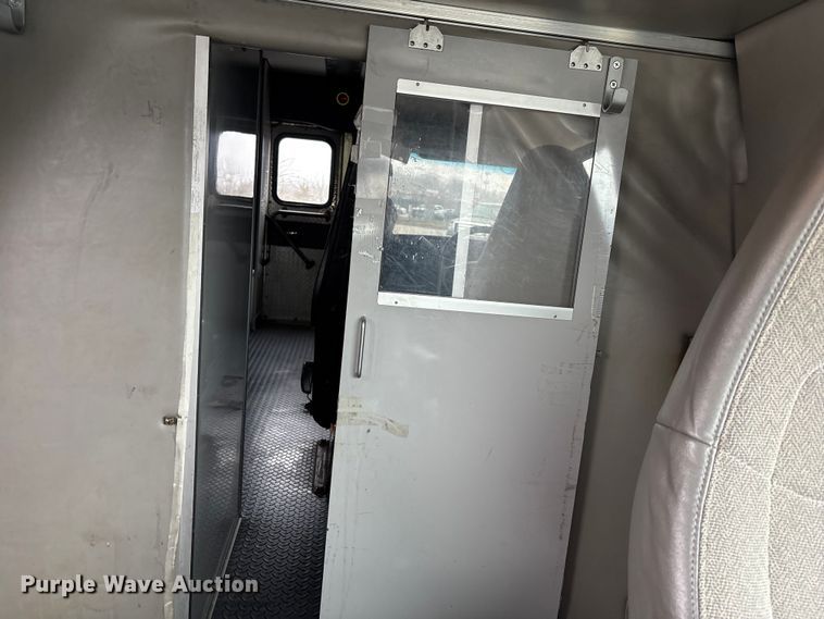 image for item FB3556 2016 Chevrolet Express G4500 ambulance