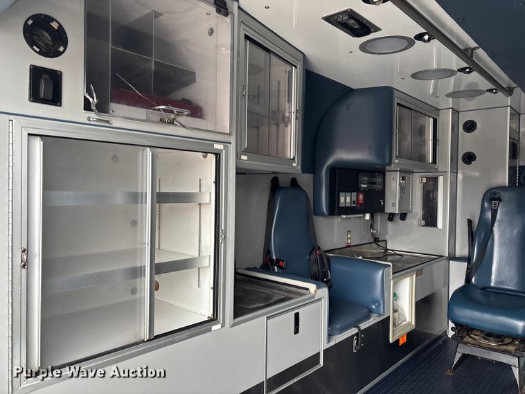 image for item FB3556 2016 Chevrolet Express G4500 ambulance