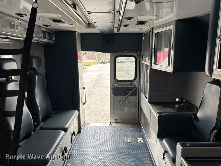 image for item FB3556 2016 Chevrolet Express G4500 ambulance