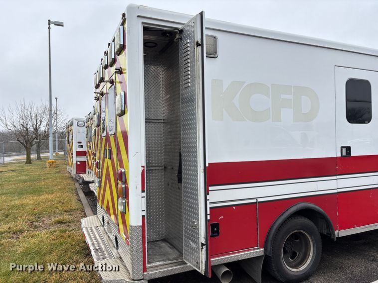 image for item FB3557 2016 Chevrolet Express G4500 ambulance