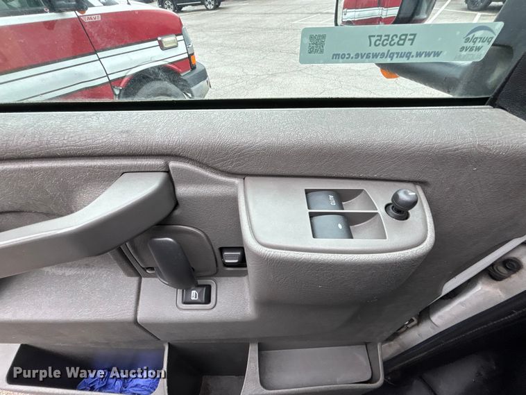 image for item FB3557 2016 Chevrolet Express G4500 ambulance