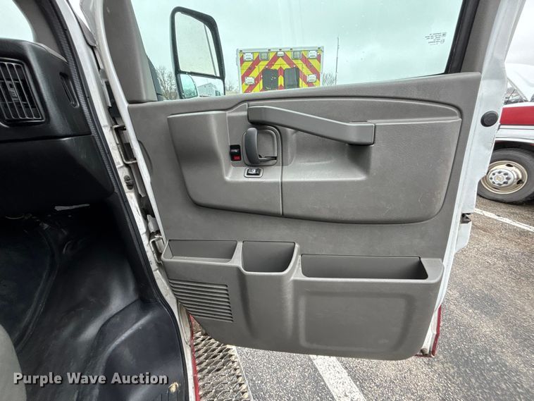 image for item FB3557 2016 Chevrolet Express G4500 ambulance