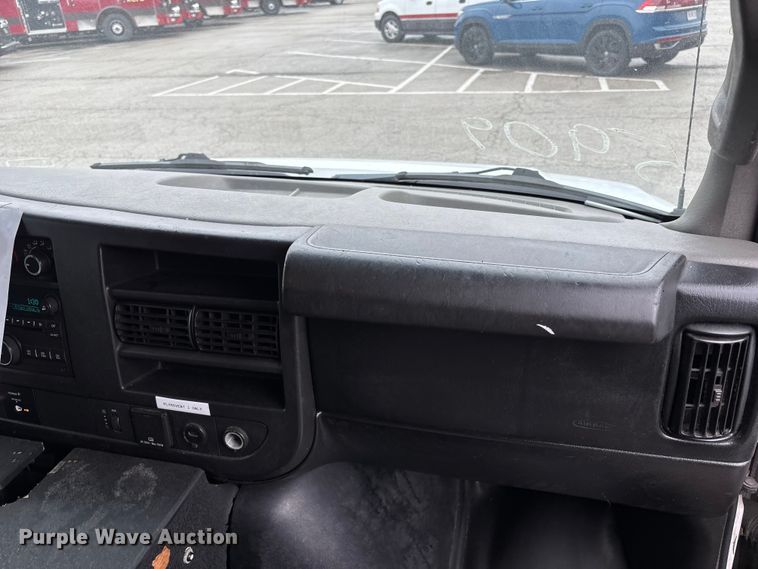 image for item FB3557 2016 Chevrolet Express G4500 ambulance