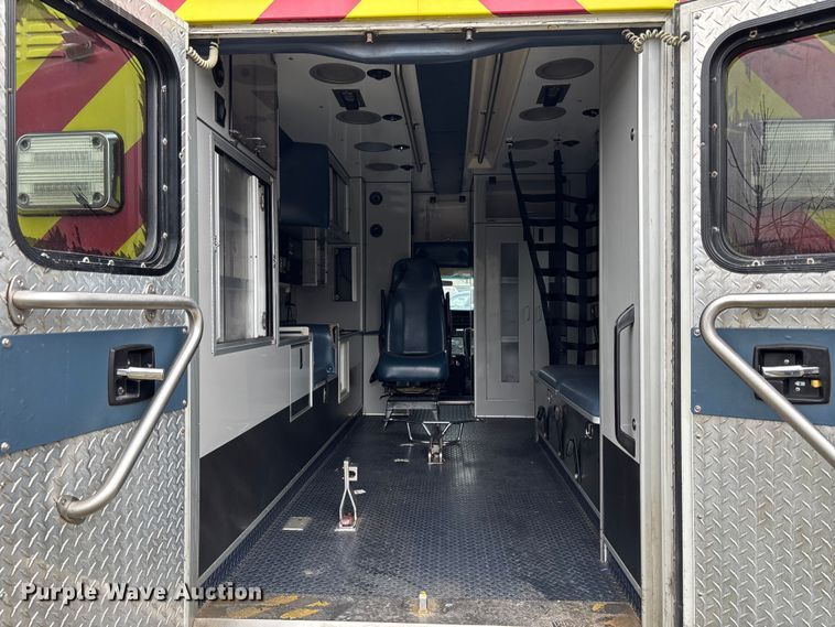 image for item FB3557 2016 Chevrolet Express G4500 ambulance