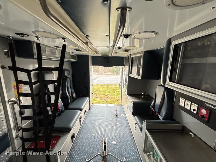 image for item FB3557 2016 Chevrolet Express G4500 ambulance