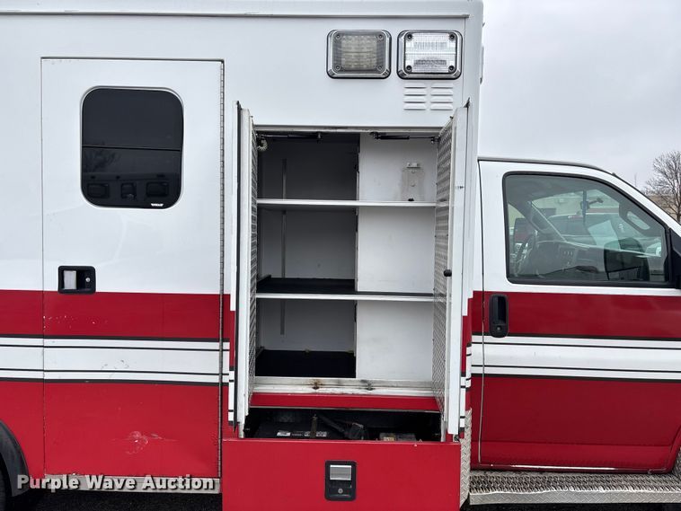 image for item FB3558 2016 Chevrolet Express G4500 ambulance