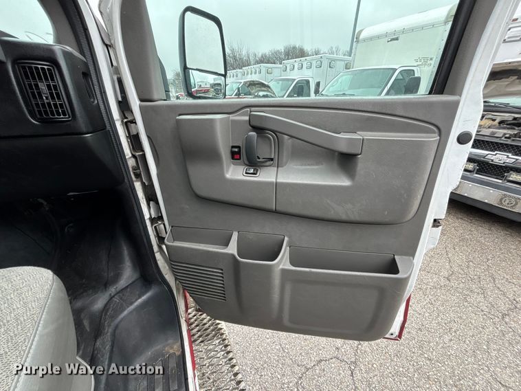 image for item FB3558 2016 Chevrolet Express G4500 ambulance