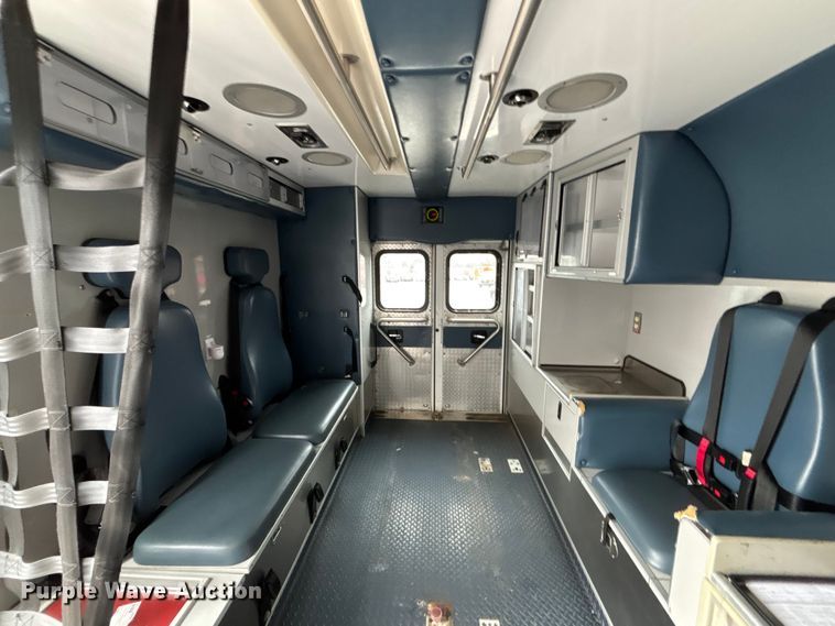 image for item FB3558 2016 Chevrolet Express G4500 ambulance