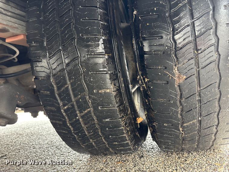 image for item FB3558 2016 Chevrolet Express G4500 ambulance