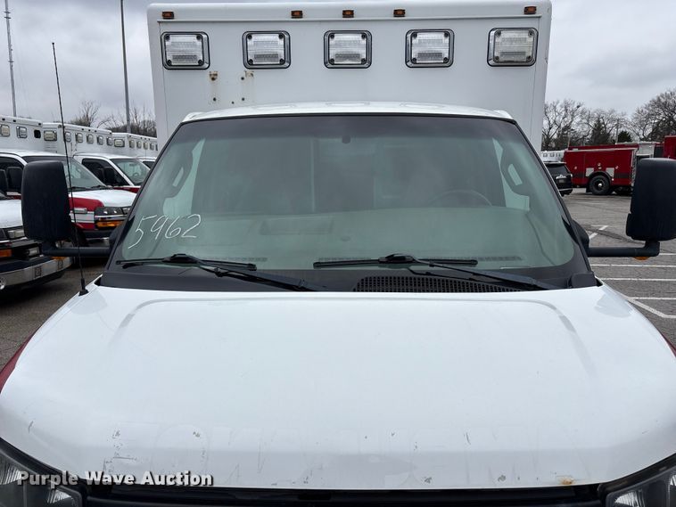 image for item FB3559 2016 Chevrolet Express G4500 ambulance