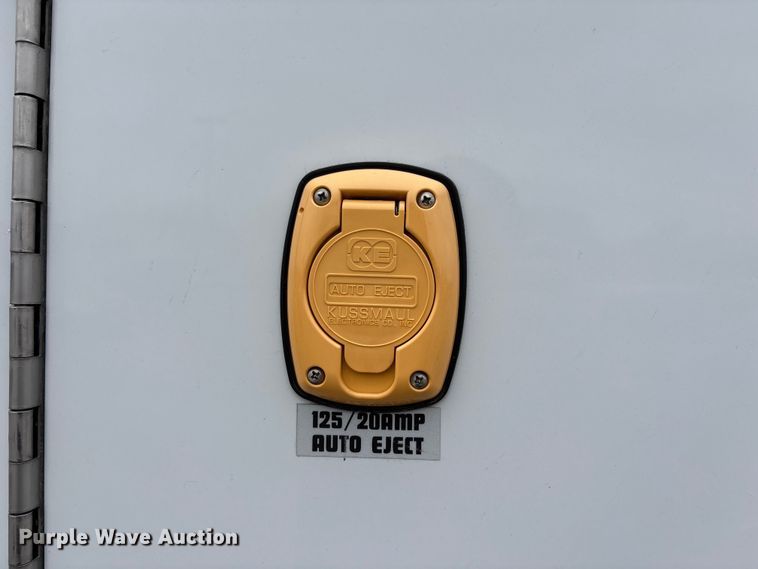 image for item FB3559 2016 Chevrolet Express G4500 ambulance