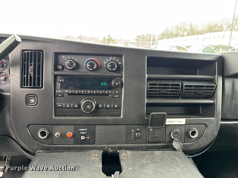 image for item FB3559 2016 Chevrolet Express G4500 ambulance