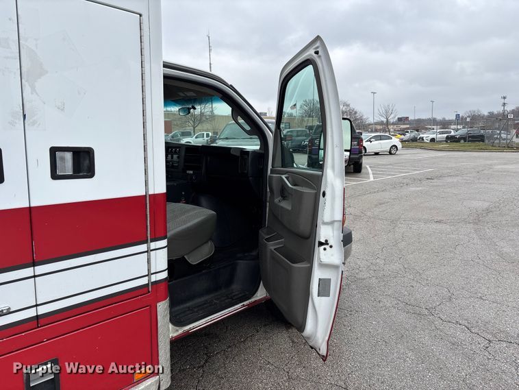 image for item FB3559 2016 Chevrolet Express G4500 ambulance