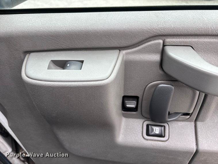 image for item FB3559 2016 Chevrolet Express G4500 ambulance