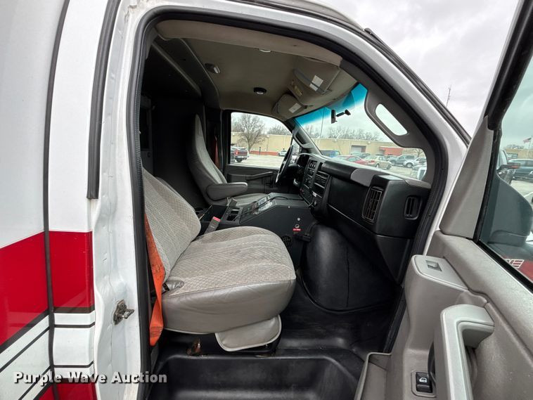 image for item FB3559 2016 Chevrolet Express G4500 ambulance
