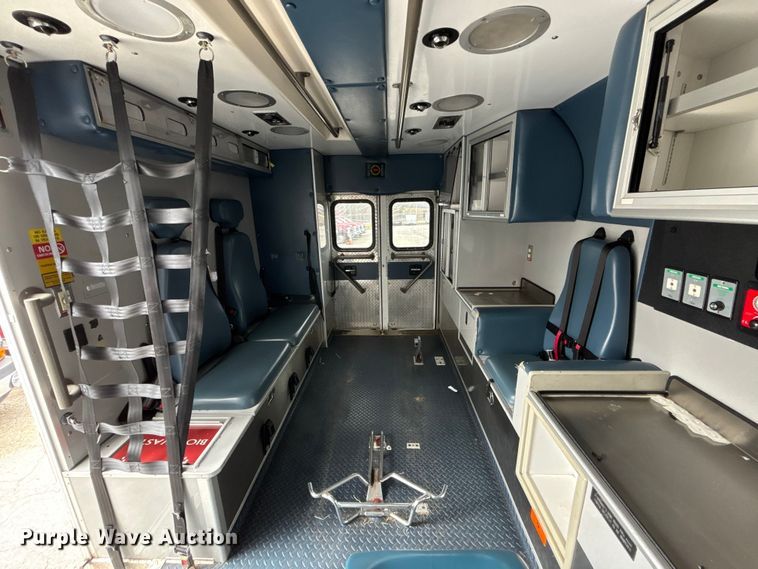 image for item FB3559 2016 Chevrolet Express G4500 ambulance