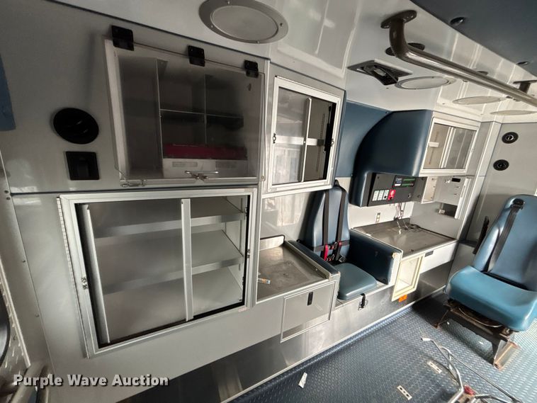 image for item FB3559 2016 Chevrolet Express G4500 ambulance