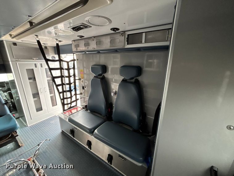 image for item FB3559 2016 Chevrolet Express G4500 ambulance