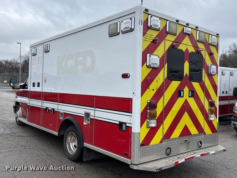 image for item FB3560 2016 Chevrolet Express G4500 ambulance