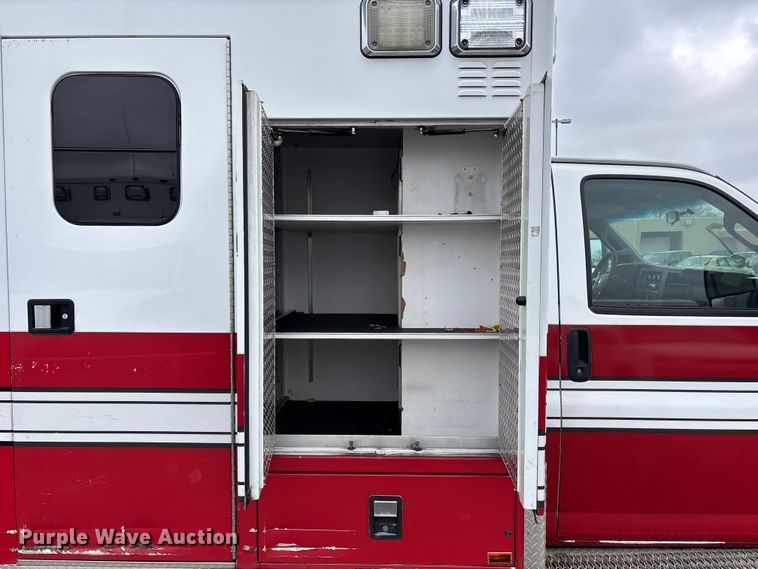 image for item FB3560 2016 Chevrolet Express G4500 ambulance