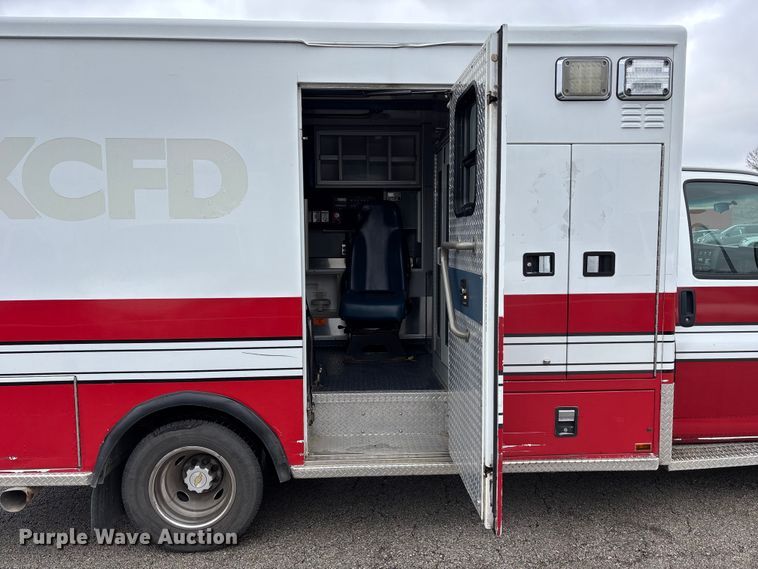 image for item FB3560 2016 Chevrolet Express G4500 ambulance