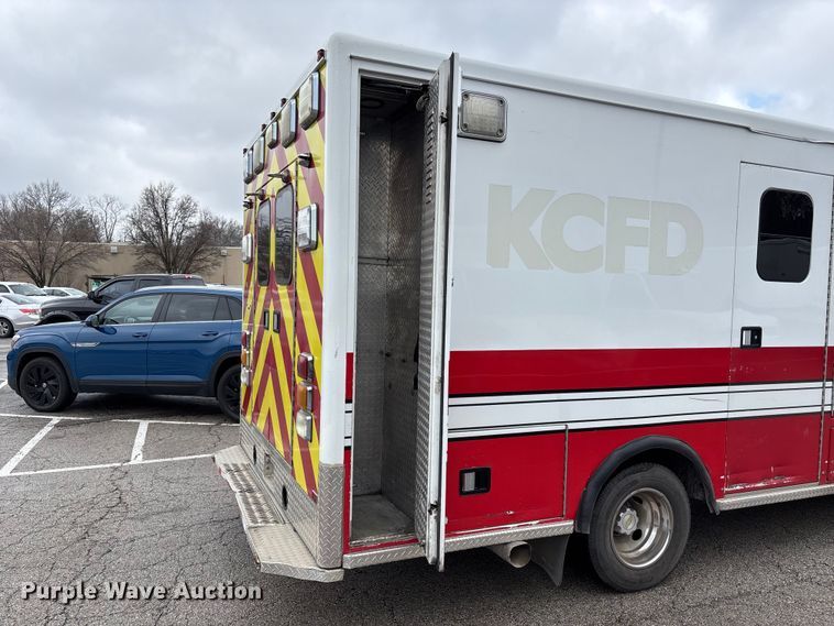 image for item FB3560 2016 Chevrolet Express G4500 ambulance