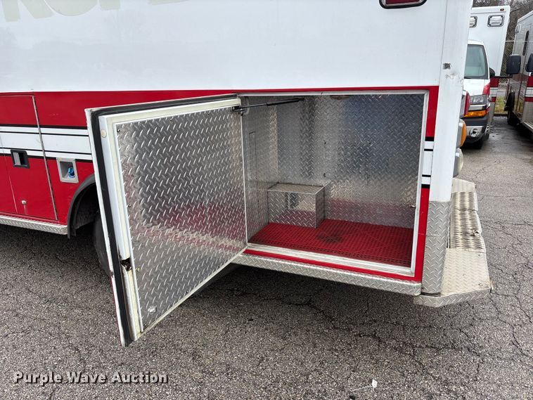 image for item FB3560 2016 Chevrolet Express G4500 ambulance