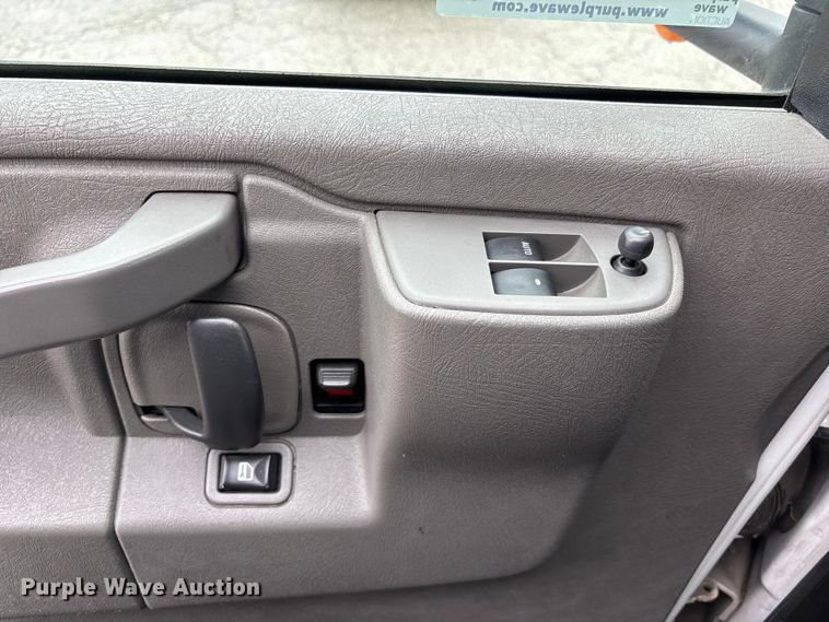 image for item FB3560 2016 Chevrolet Express G4500 ambulance