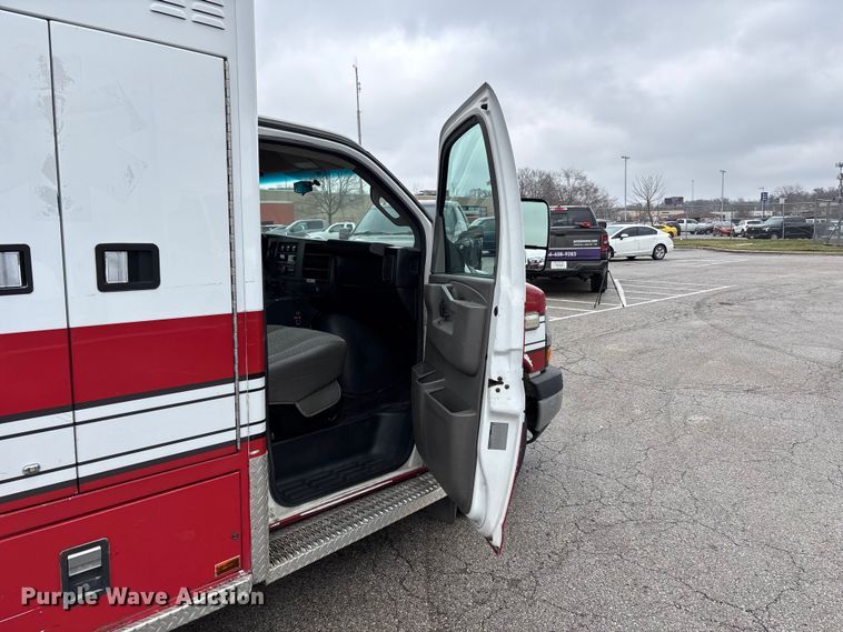image for item FB3560 2016 Chevrolet Express G4500 ambulance
