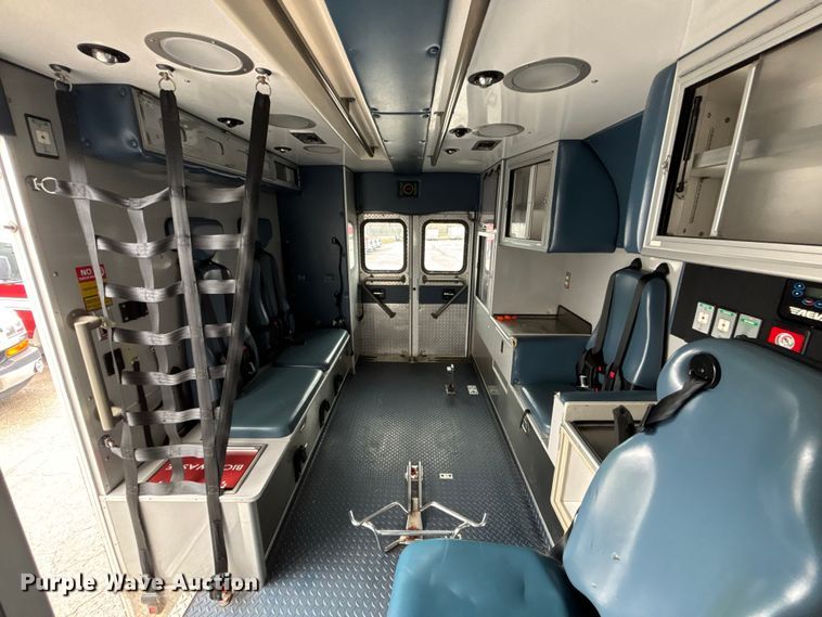 image for item FB3560 2016 Chevrolet Express G4500 ambulance