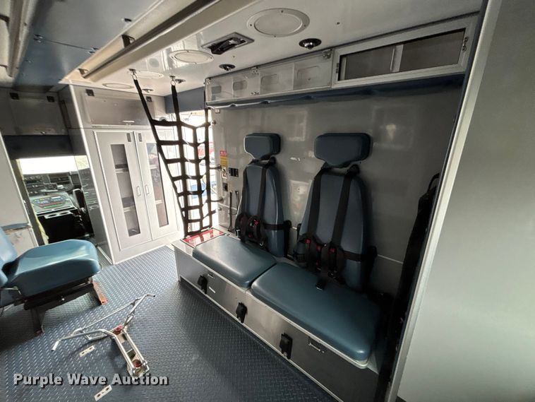 image for item FB3560 2016 Chevrolet Express G4500 ambulance