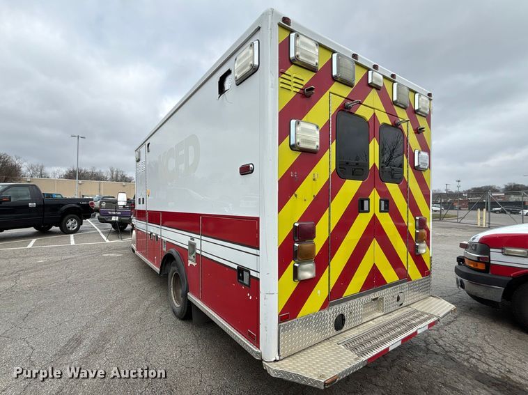 image for item FB3561 2016 Chevrolet Express G4500 ambulance