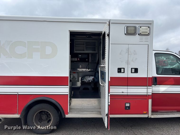 image for item FB3561 2016 Chevrolet Express G4500 ambulance