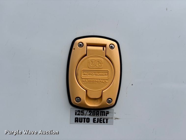 image for item FB3561 2016 Chevrolet Express G4500 ambulance