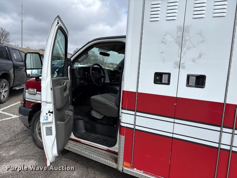 image for item FB3561 2016 Chevrolet Express G4500 ambulance