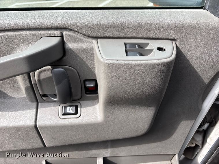 image for item FB3561 2016 Chevrolet Express G4500 ambulance