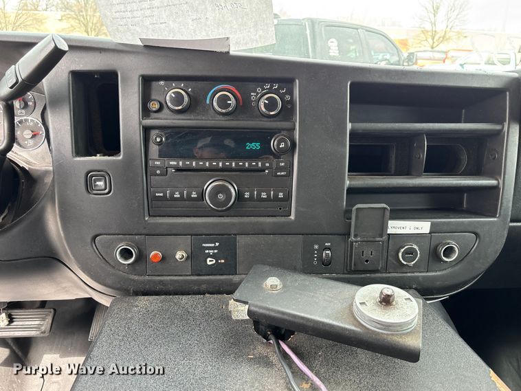 image for item FB3561 2016 Chevrolet Express G4500 ambulance