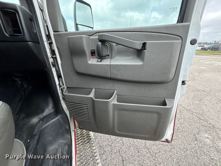 image for item FB3561 2016 Chevrolet Express G4500 ambulance